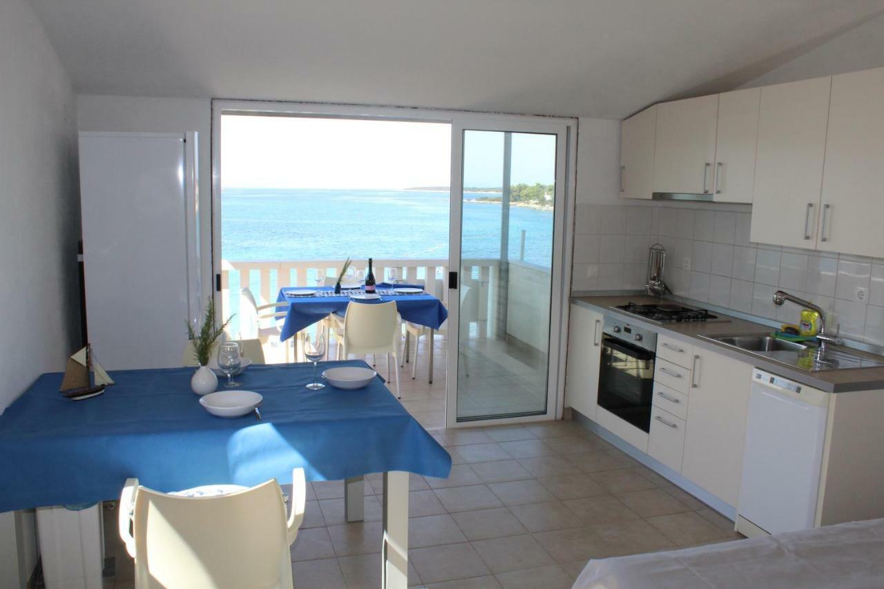 Apartments Andrea Vela Luka Eksteriør billede