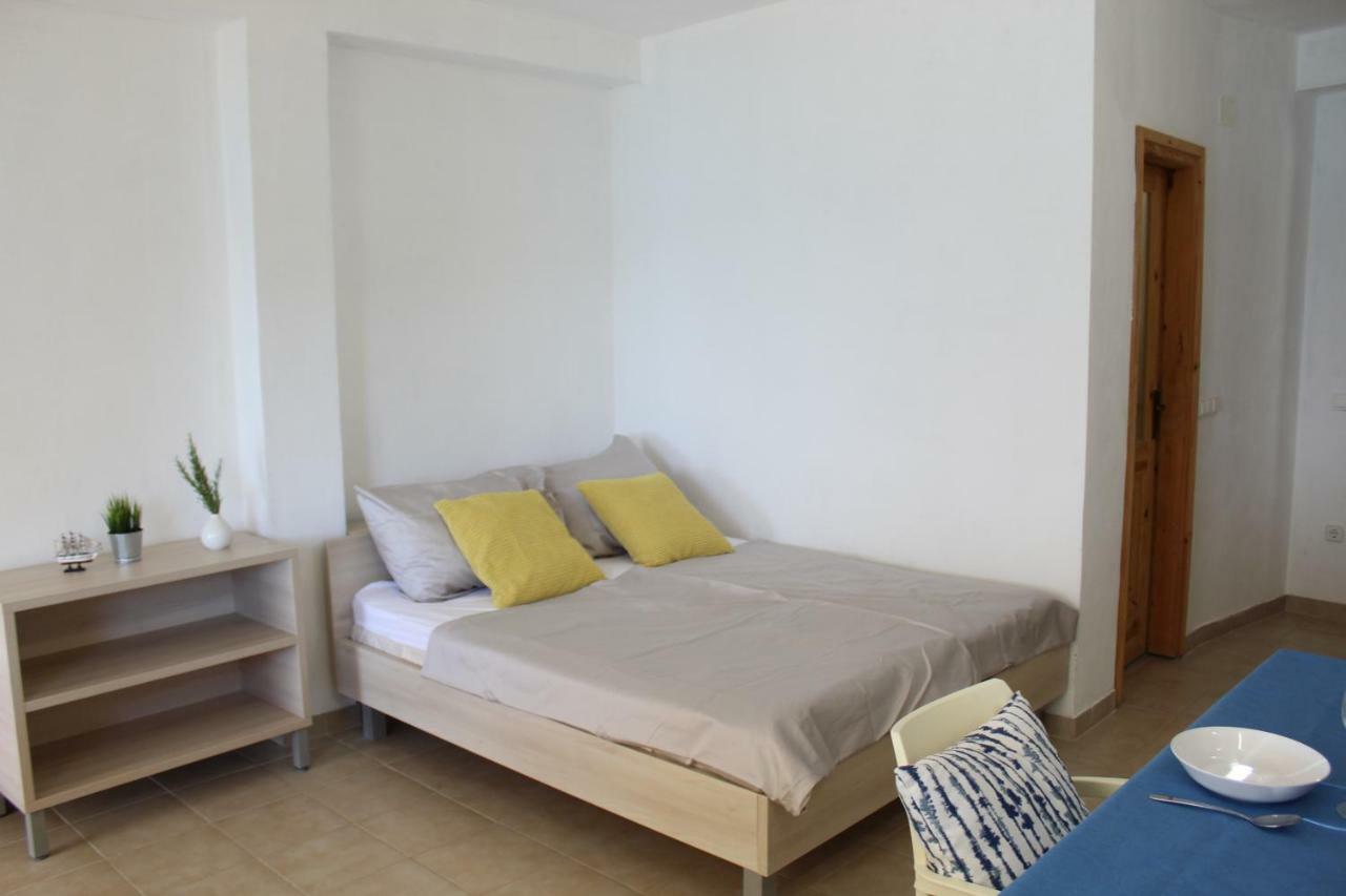 Apartments Andrea Vela Luka Eksteriør billede