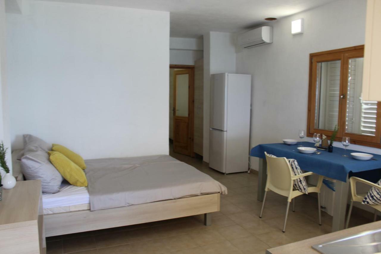 Apartments Andrea Vela Luka Eksteriør billede