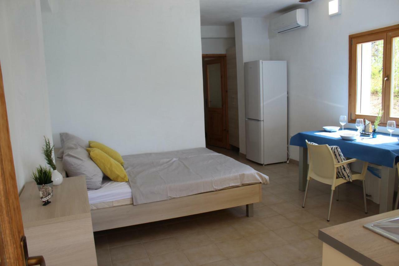 Apartments Andrea Vela Luka Eksteriør billede